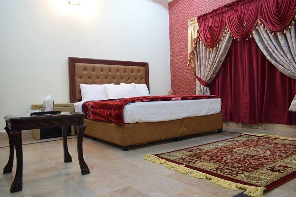Royal Emirates Residence Abbottabad Buitenkant foto