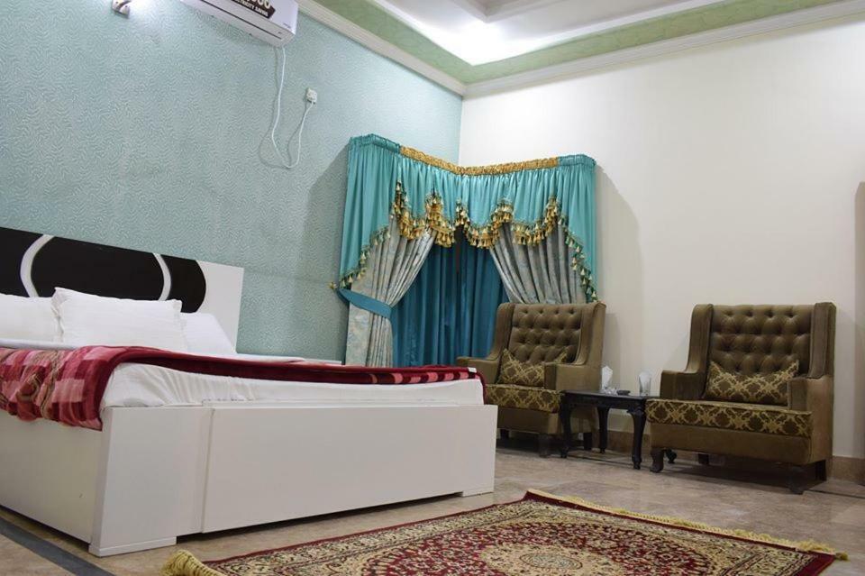 Royal Emirates Residence Abbottabad Buitenkant foto